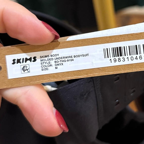 SKIMS Underwire Bodysuit - Picture 4 of 4